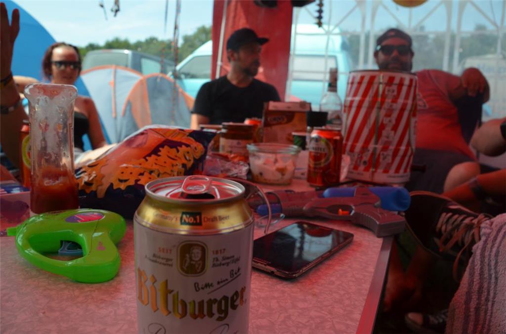 Bier zählt beim Deichbrand zu den Hauptnahrungsquellen. 