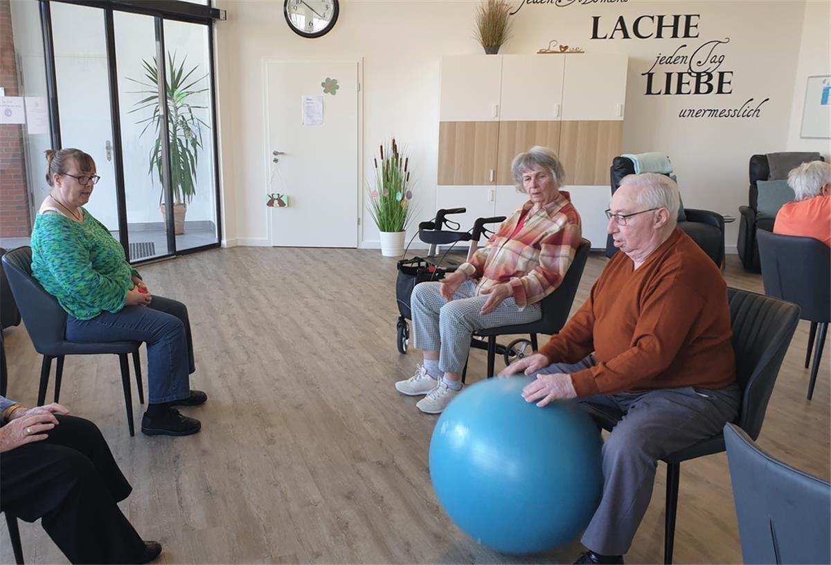 Sitzgymnastik in der Tagespflege 