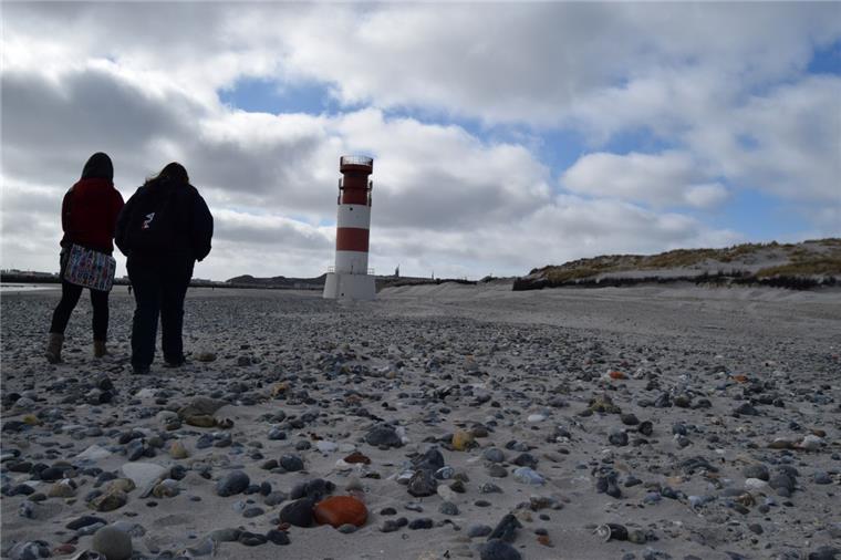 Saisonstart: Mit dem "Halunder Jet" nach Helgoland Der "Halunder Jet" hat die Saison eröffnet: Bis Ende Oktober katapultiert er mit 9500 PS die Gäste von Cuxhaven nach Helgoland und zurück.