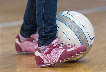 Bremer Vereine wollen Mädchen für Fußball begeistern