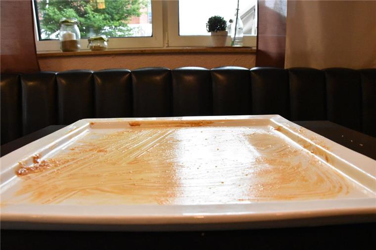 Food Challenge Bremerhaven: Dieser Typ futtert 3kg-Burger in Rekordzeit