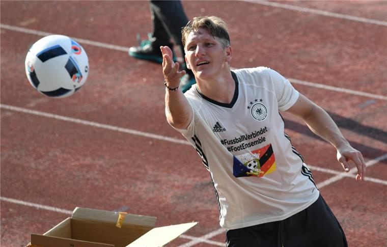 Von Rummenigge bis Rüdiger: Das sind die größten Pechvögel der Nationalmannschaft Von Rummenigge bis Rüdiger: Das sind die größten Pechvögel der Nationalmannschaft