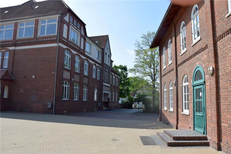 Altwulsdorfer Schule besteht 150 Jahre Die Altwulsdorfer Schule besteht 150 Jahre.