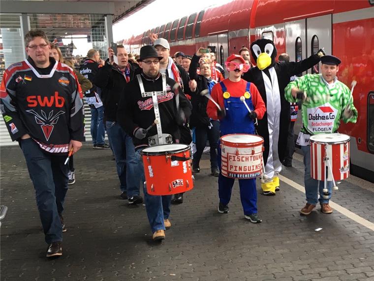 1500 Pinguins-Fans sehen knappe Niederlage