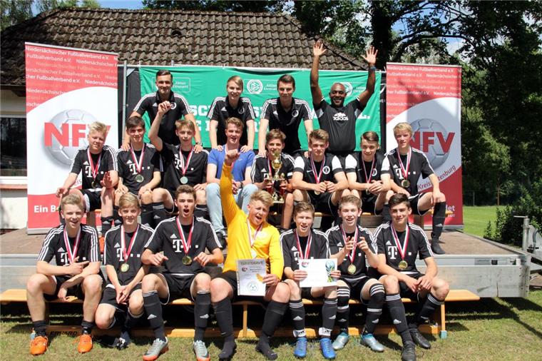 Heeslingen: Hunderte Jugendfußballer geehrt Heeslingen: Hunderte Jugendfußballer geehrt