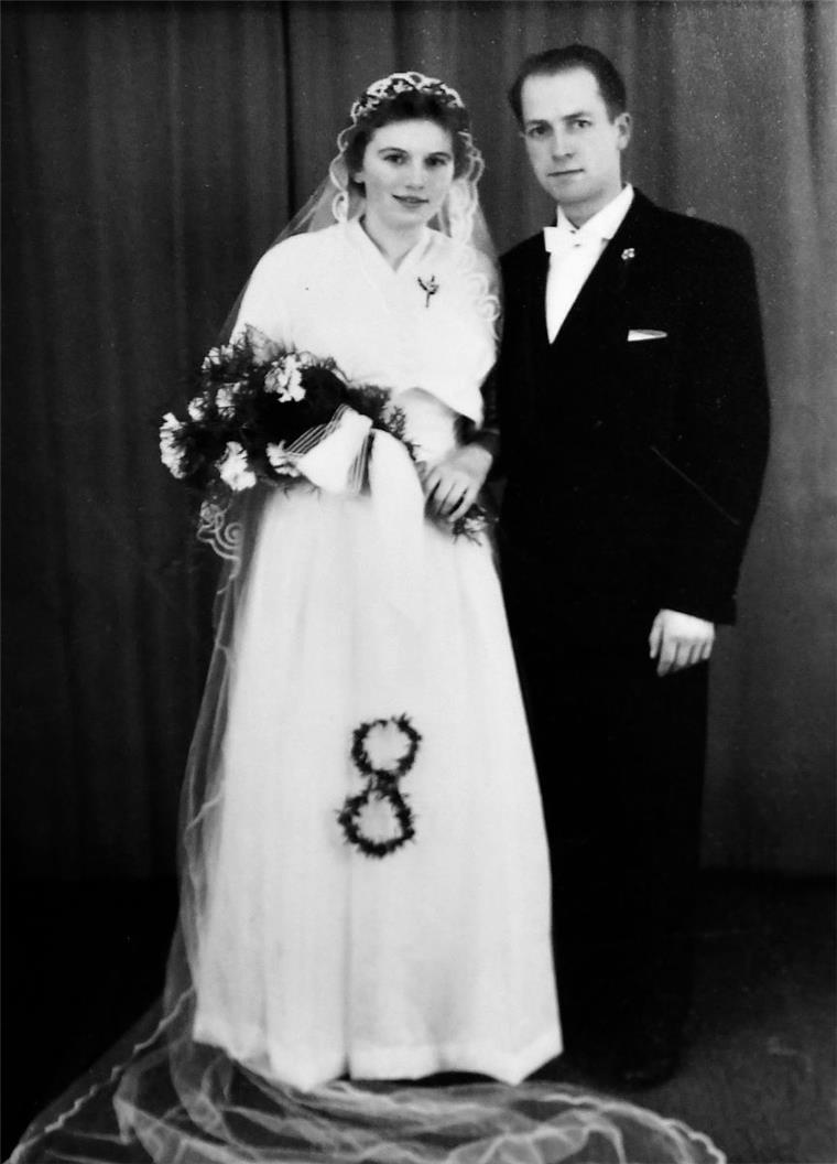 Diamantene Hochzeit: Diese Cuxländer sind 60 Jahre verheiratet Erika und Wilfried Kuhl haben am 17. Januar 1958 in Padingbüttel geheiratet. Heute feiern sie in Nordholz ihre diamantene Hochzeit.