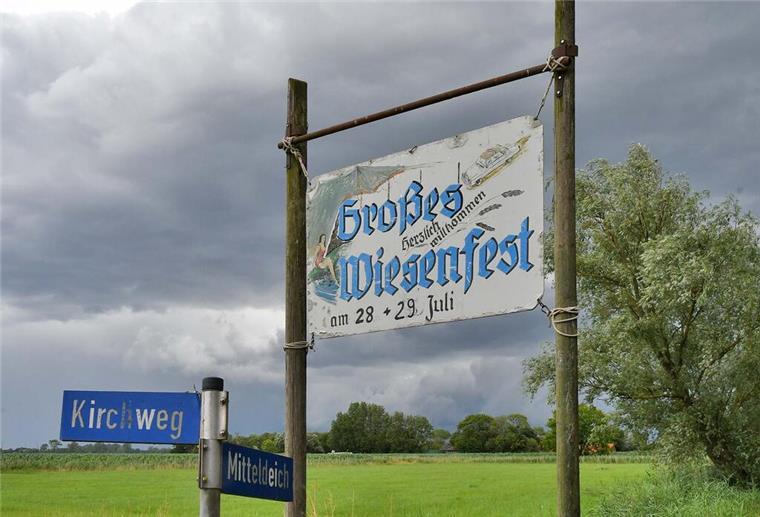 Wischer Wiesenfest - Große Party am Mitteldeich Wiesenfest Schild