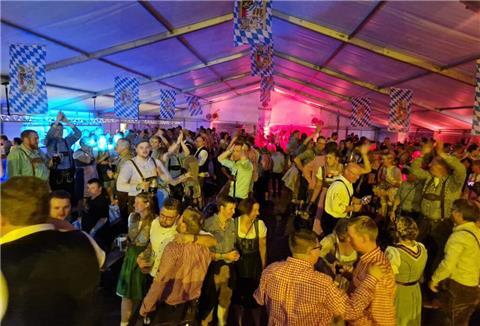 Das Zevener Oktoberfest steht vor der Tür, und es gibt noch Karten