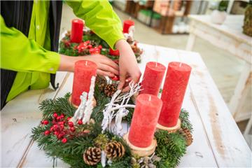 Wassenaar-Adventskranz-binden