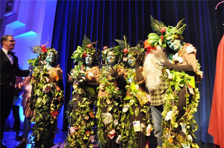 Ellwürder Karneval: Die schrillste Party des Jahres in Nordenham Ellwürder Karneval: Die schrillste Party des Jahres in Nordenham