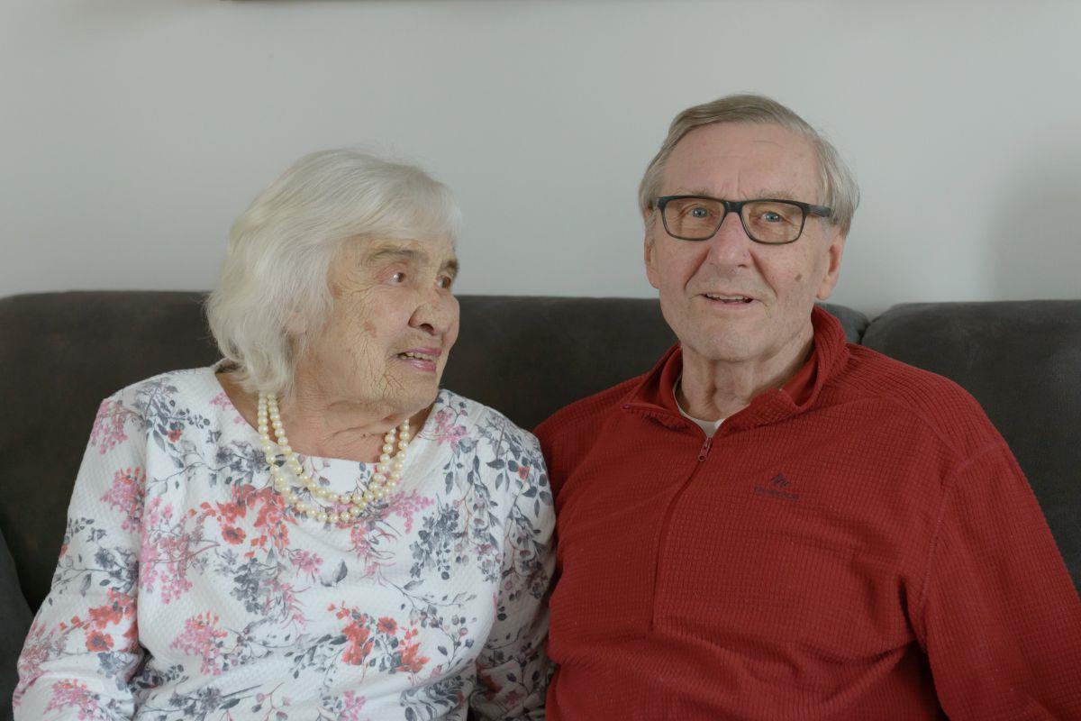 Diamantene Hochzeit in Bremerhaven: Im Hafen der Ehe festgemacht Ingeborg und Horst Szimkowski aus Bremerhaven-Mitte sind seit 60 Jahren verheiratet.
