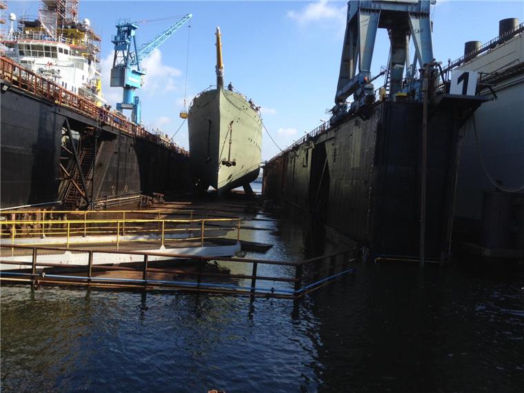 Marineschulschiff "Gorch Fock" wieder im Wasser Marineschulschiff "Gorch Fock" wieder im Wasser