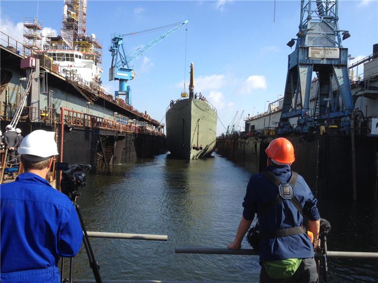 Marineschulschiff "Gorch Fock" wieder im Wasser Marineschulschiff "Gorch Fock" wieder im Wasser