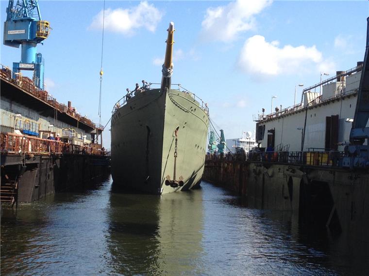 Marineschulschiff "Gorch Fock" wieder im Wasser Marineschulschiff "Gorch Fock" wieder im Wasser