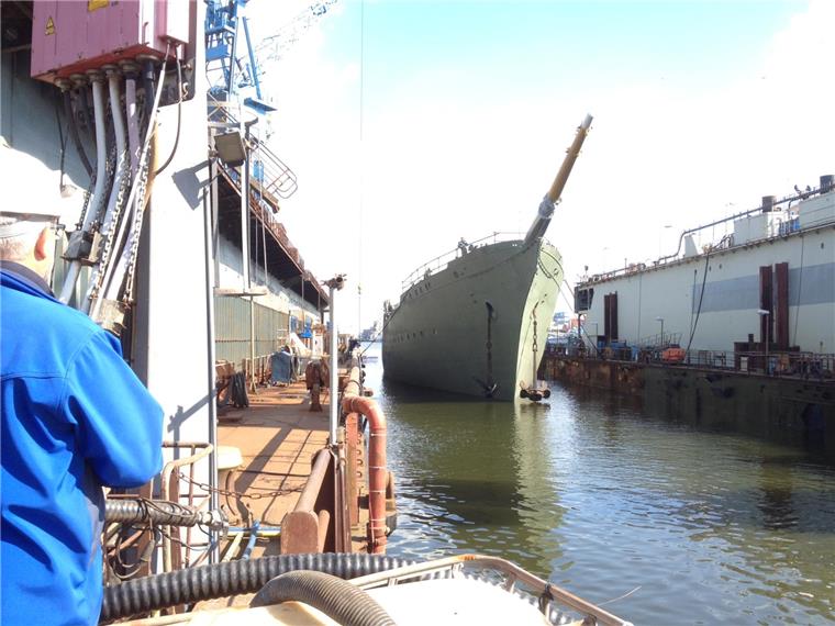 Marineschulschiff "Gorch Fock" wieder im Wasser Marineschulschiff "Gorch Fock" wieder im Wasser