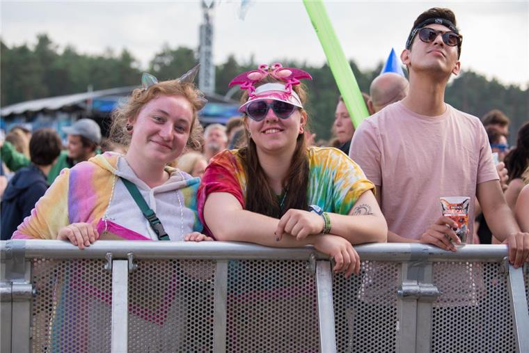 Hurricane Festival: Bilder vom ersten Tag Immer auf dem Sprung: Die Leoniden rocken die Mountain Stage.
