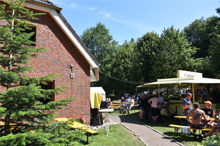 Deichbrand 2019: So feiern die Dorfbewohner das Festival Deichbrand 2019: So feiern die Dorfbewohner das Festival
