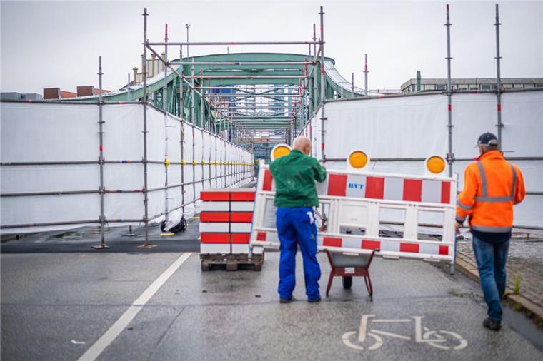 Zum Teil wieder frei: So ist der Stand bei der Alten Geestebücke Zum Teil wieder frei: So ist der Stand bei der Alten Geestebücke