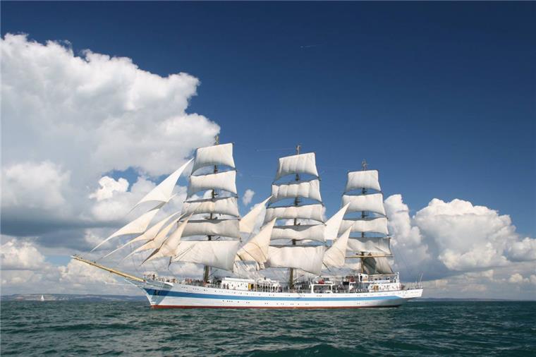 Die "Alexander von Humboldt II" kann auf dem Seestadtfest Bremerhaven besichtig werden.