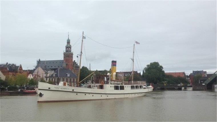 Die "Alexander von Humboldt II" kann auf dem Seestadtfest Bremerhaven besichtig werden.