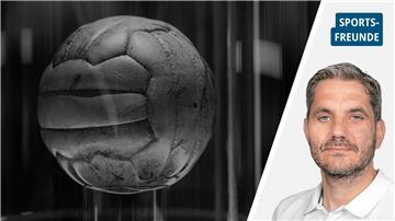 Ein alter Fußball