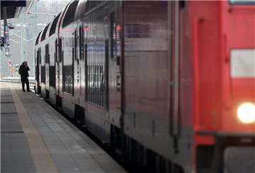 Deutschlandticket, Mindestlohn, Briefporto: 10 Dinge, die sich 2025 ändern