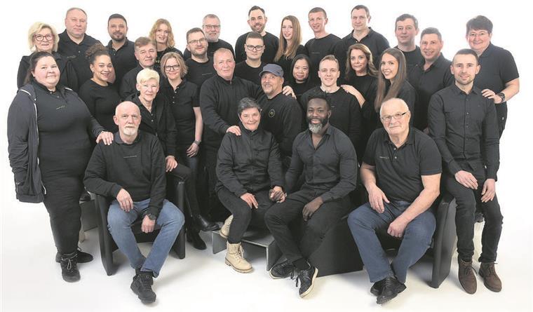 25 Jahre Rotek – Ein Vierteljahrhundert unter dem Motto BEYOND STANDARD Rotek-Team