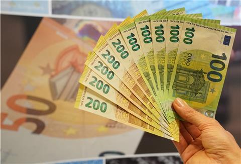 Im Corona-Jahr 2020 mussten besonders die Sportvereine leiden. Für ihre Einnahmeausfälle bekamen sie vom Land Bremen jetzt bis zu 10.000 Euro pro Verein.