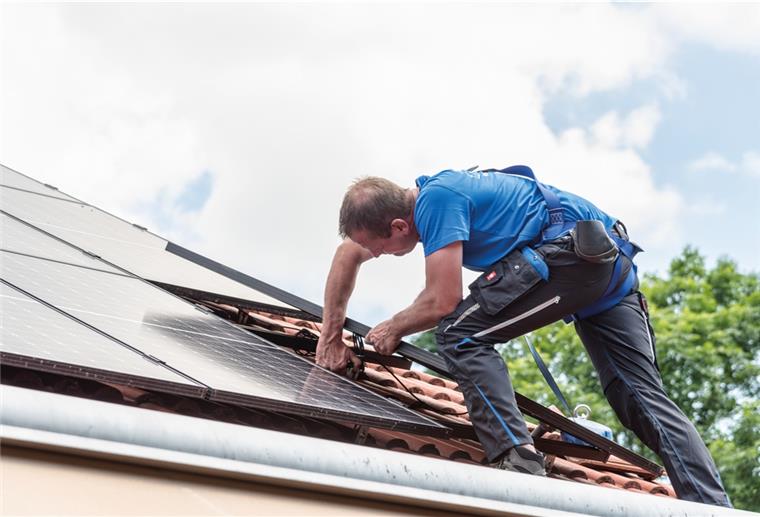 Ohne Anschaffungskosten zur eigenen Solaranlage Ohne Anschaffungskosten zur eigenen Solaranlage