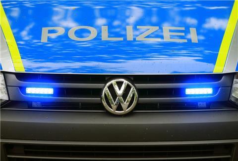Die Polizei appelliert dringend, keine Wertsachen an vermeintliche Polizisten auszuhändigen.
