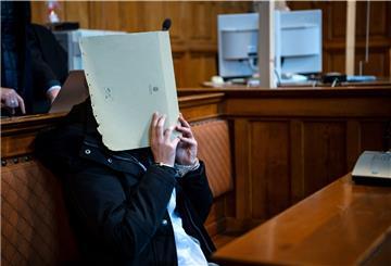 8,2 Millionen Euro gestohlen - Frau wegen Beihilfe vor Gericht