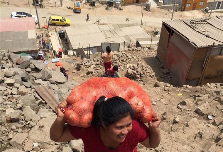 Bremerhavenerin hilft Corona-Opfern in Peru