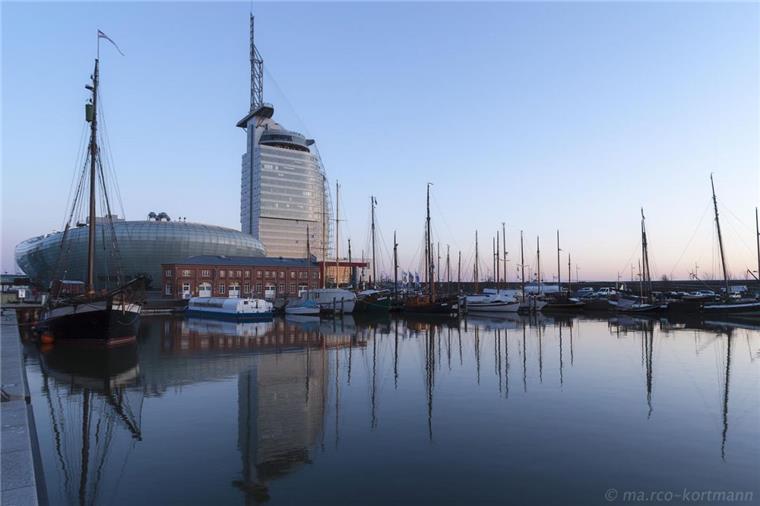 9 Gründe, warum Bremerhaven einfach nur schrecklich ist Achtung, der Anblick täuscht: Wir zeigen euch, warum Bremerhaven echt Abgrund ist.