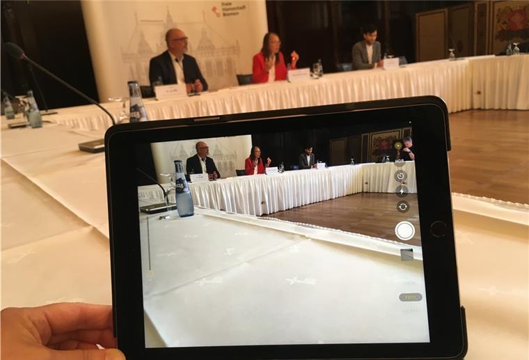 Bildungssenatorin: Schulen sollen geöffnet bleiben Bildungssenatorin Sascha Aulepp gibt eine Pressekonferenz.