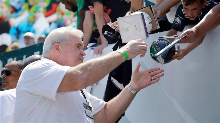 Ex-NFL-Spieler Bill Bergey gestorben Bill Bergey war vor allem bei Fans der Philadelphia Eagles populär.