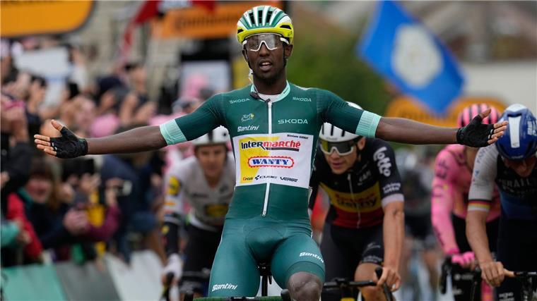 „Schlimme“ News: Norwegische Radprofis trauern um Drege Biniam Girmay aus Eritrea gewann bei der diesjährigen Tour de France bereits seine zweite Etappe.