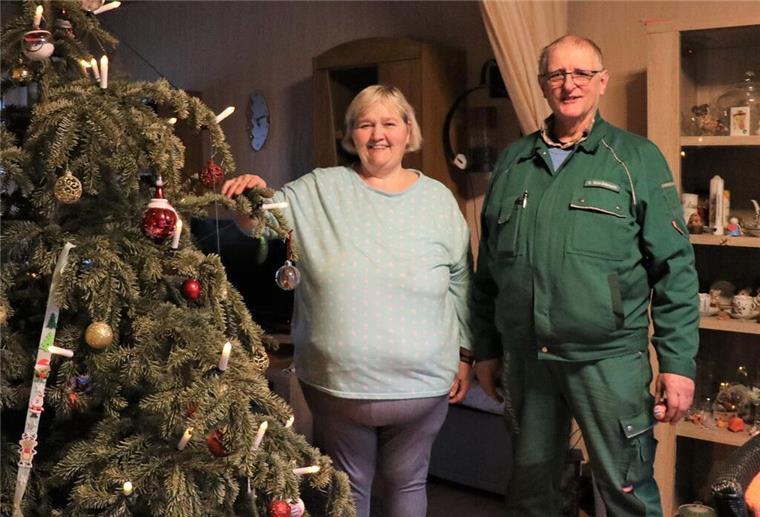 Ist denn schon wieder Weihnachten? Bei dieser Familie steht der Baum immer noch Wardelmann