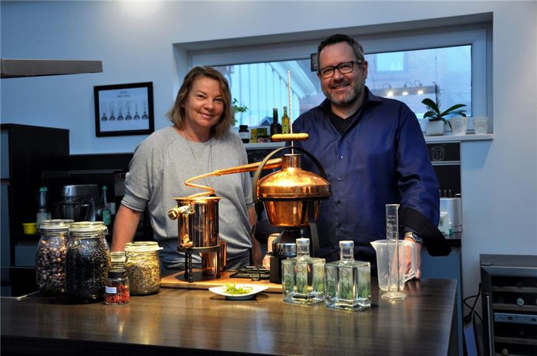 Norgin: Ein edler Tropfen aus Nordenham Birthe und Dirk Vowinkel haben einen eigenen Gin kreiert.
