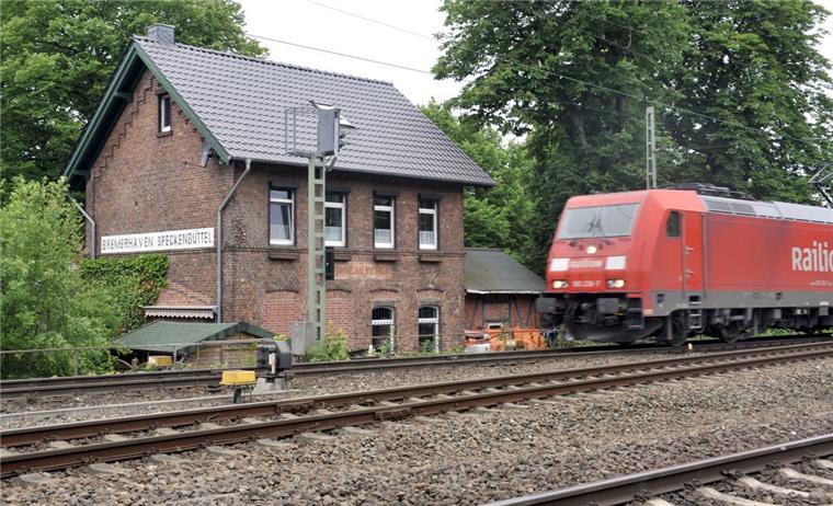 Der VCD kämpft weiter für den Bahnhof Bremerhaven-Speckenbüttel Bis Ende der 1980er Jahre hielten in Bremerhaven-Speckenbüttel noch Züge. Der Verkehrsclub kämpft für eine Reaktivierung des Bahnhofs.
