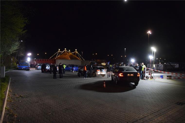 Große Verkehrskontrolle in Bremerhaven: Das sind die Ergebnisse Bis in die Nacht wurde auf dem Wilhelm-Kaisen-Platz in Bremerhaven kontrolliert.