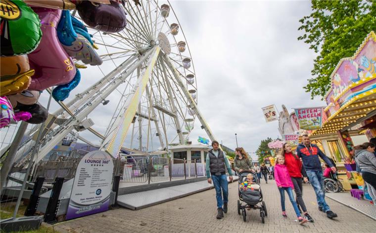 Bremerhaven: So sieht der Schlussspurt beim Frühjahrsmarkt aus Bis Sonntag kann man noch ins Riesenrad auf dem Bremerhavener Frühjahrsmarkt einsteigen.