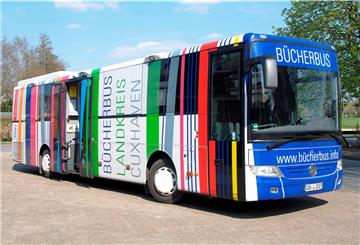 Bis zu den Sommerferien hält der Bücherbus des Landkreises Cuxhaven nicht mehr alle zwei, sondern alle vier Wochen an den einzelnen Stationen.