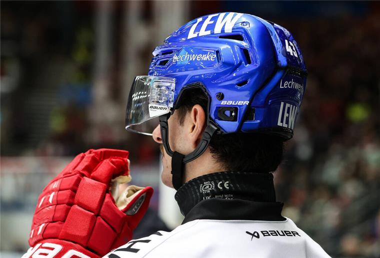 Diese wichtige Änderung führt die Deutsche Eishockey-Liga ab Januar ein Bisher war der Halsschutz in der DEL keine Pflicht. Leon van der Linde von den Augsburger Panthern zählt zu den Spielern, die die zusätzliche Ausrüstung bereits tragen.