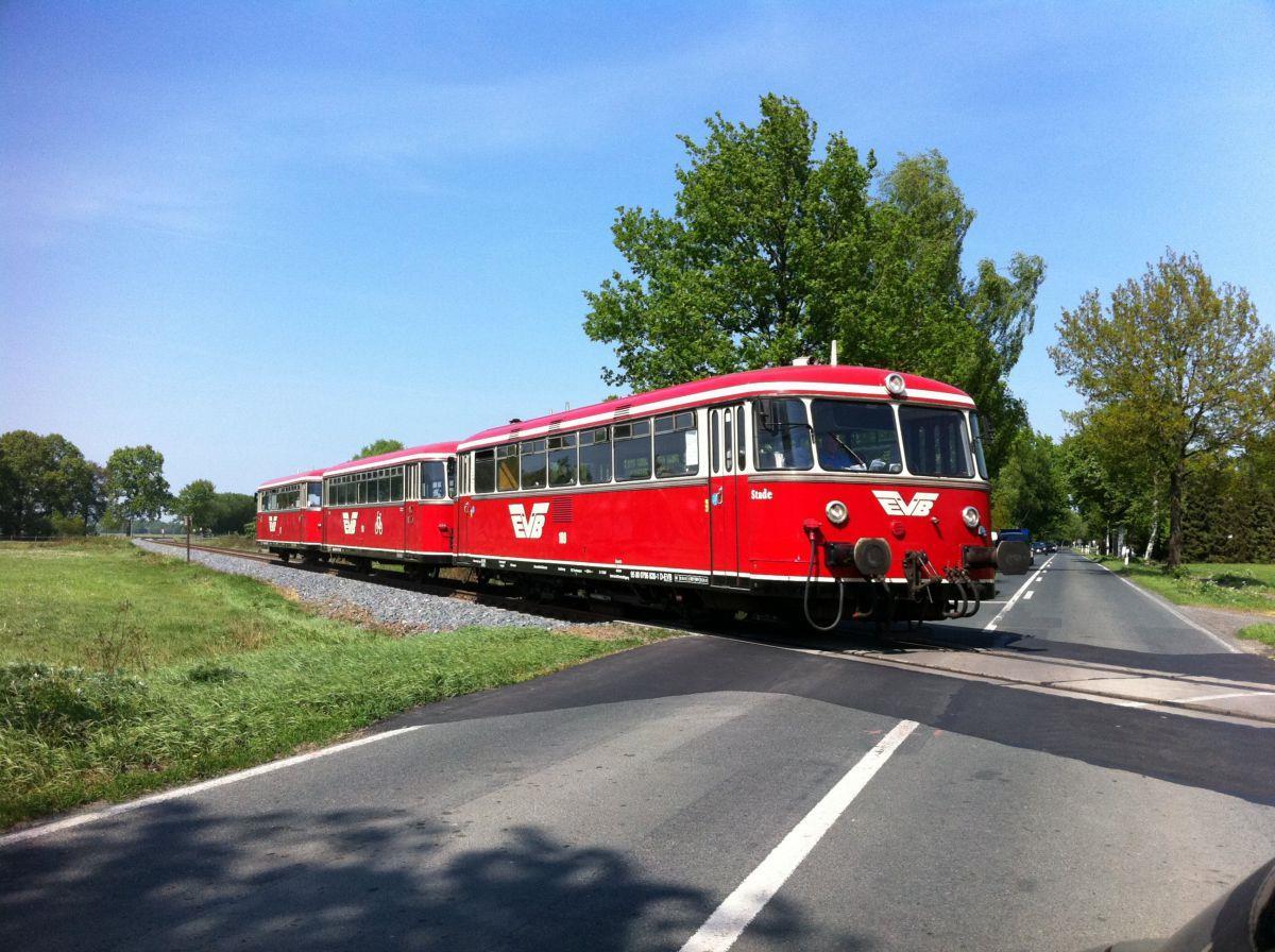 Mit dem Zug von Bremervörde nach Stade: Region startet Initiative Bislang fährt allein der historische Moorexpress zwischen Stade und Bremervörde - für Touristen. Vertreter aus der Region wünschen sich tägliche Nahverkehrsverbindungen.