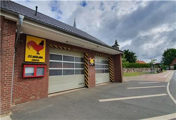 Bislang konnten sich Rat, Verwaltung und Feuerwehr nicht verständigen, ob das Midlumer Feuerwehrhaus in der Dorfmitte einen Anbau bekommen soll.