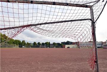 Bislang wird beim FC Sparta auch auf dem Grandplatz gespielt und trainiert. Doch im nächsten Jahr bekommt der Verein einen Kunstrasenplatz.
