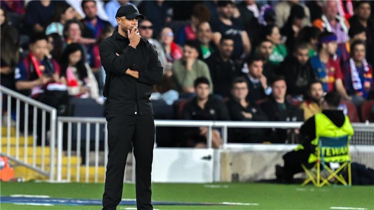 Bitterer Abend in Barcelona: Bayern-Trainer Vincent Kompany.