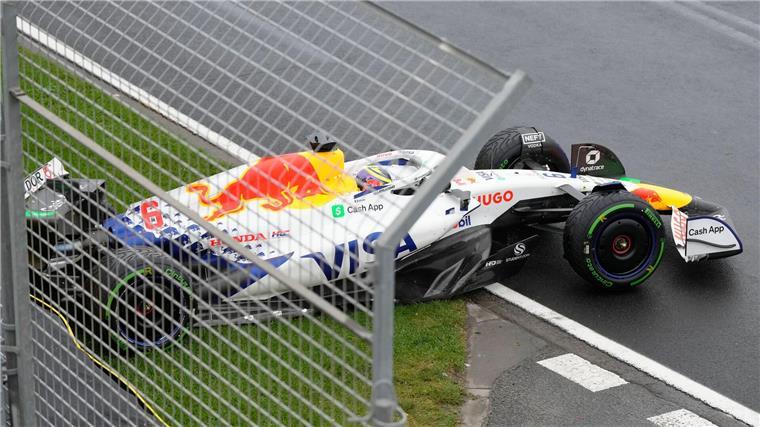 Neuer Verstappen-Kollege? Hadjar liefert beste Argumente Bitterer Moment: Noch vor dem Start schied Hadjar in Australien aus. (Archivbild)