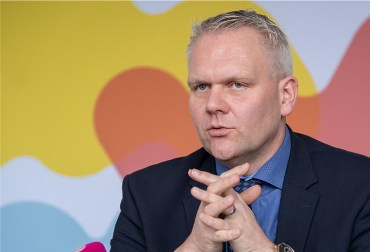 Minister Thümler: CDU-Basis wurde vernachlässigt Björn Thümler, Niedersachsens Minister für Wissenschaft und Kultur (CDU), findet klare Worte für das schlechte Wahlergebnis seiner Partei bei der Bundestagswahl am vergangenen Sonntag.