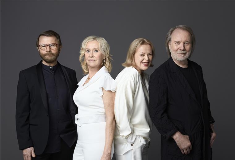 Abbas neues Studioalbum begeistert Fans Björn Ulvaeus (l-r), Agnetha Fältskog, Benny Andersson und Anni-Frid Lyngstad, Mitglieder der schwedischen Popgruppe Abba. Die Kultband veröffentlicht mit "Voyage" ihr erstes Studioalbum seit knapp 40 Jahren.